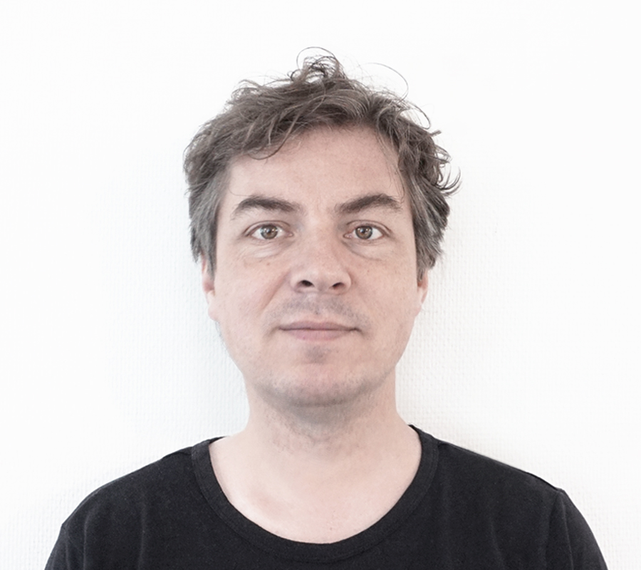 Defacto staff_Gregor1!